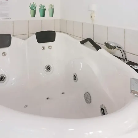 8 Person In Hadsund-by Traum * Hadsund