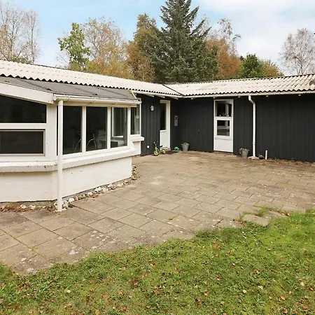 8 Person In Hadsund-by Traum *